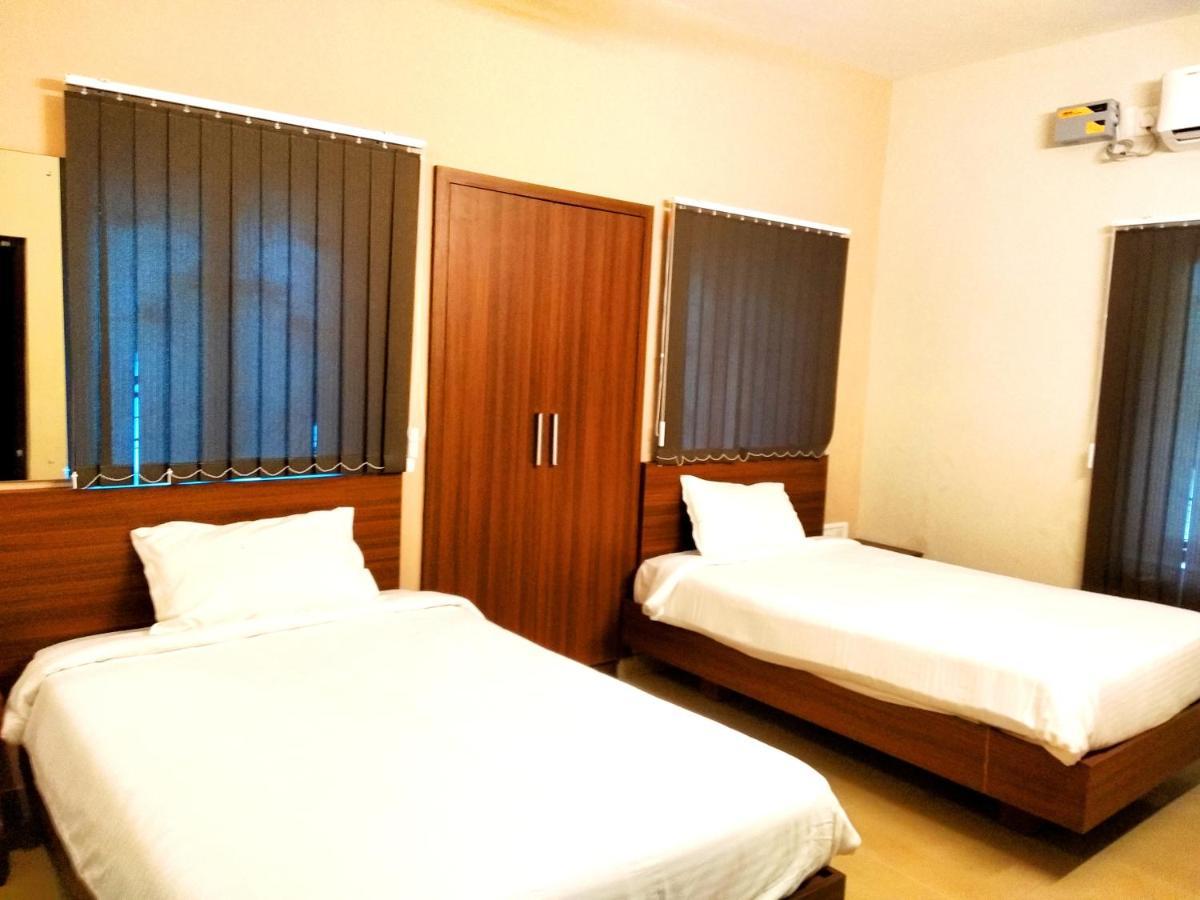 Hotel Aspire Kochi Exterior foto